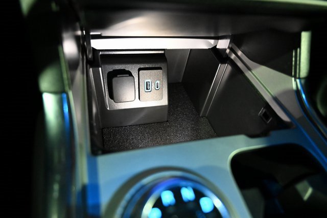 Used 2021 Ford Explorer XLT w/ Equipment Group 202A image 19