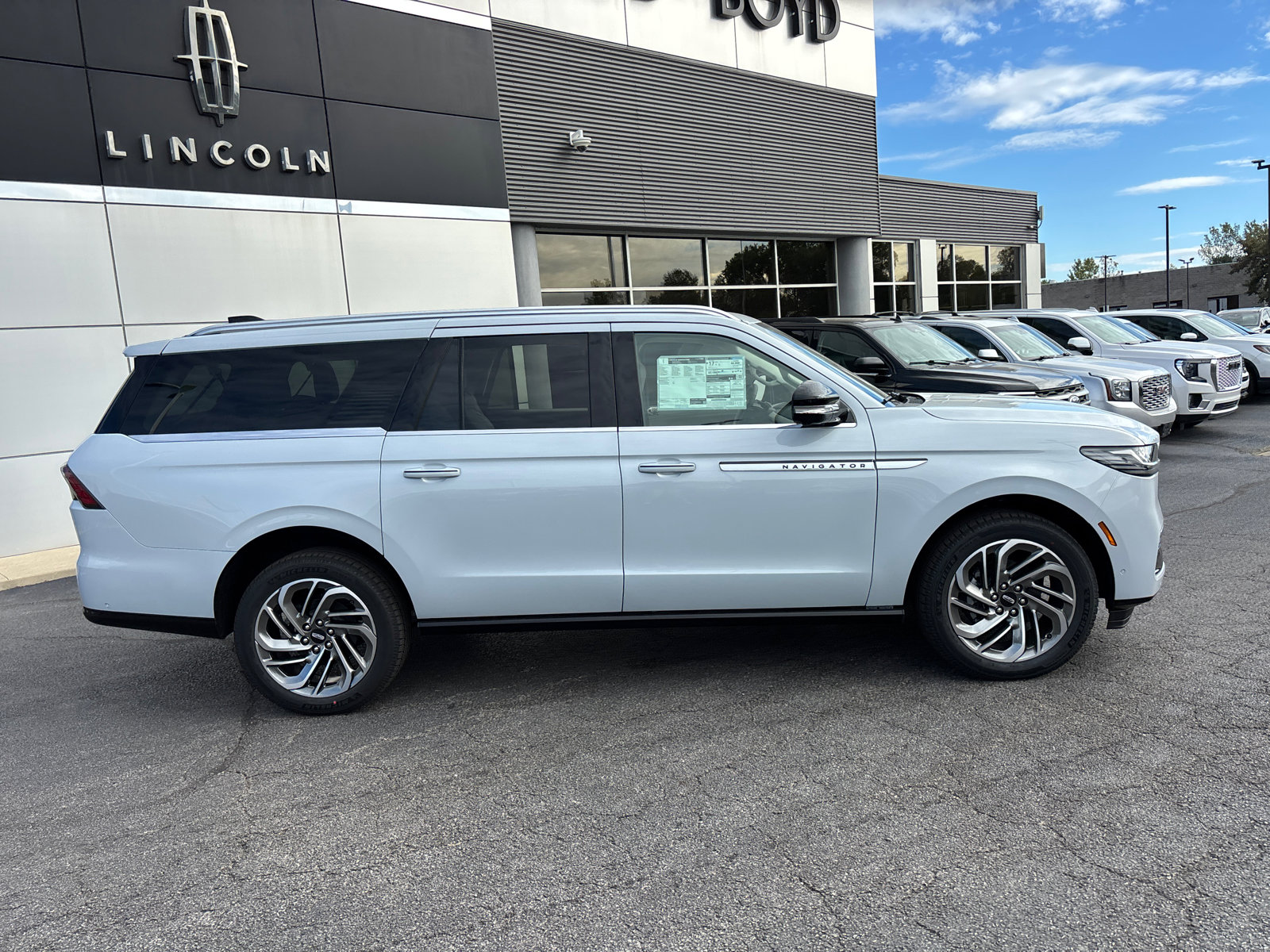 New 2025 Lincoln Navigator L Reserve image 8