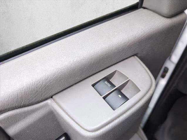 Used 2018 Chevrolet Express 2500 w/ Driver Convenience Package image 15