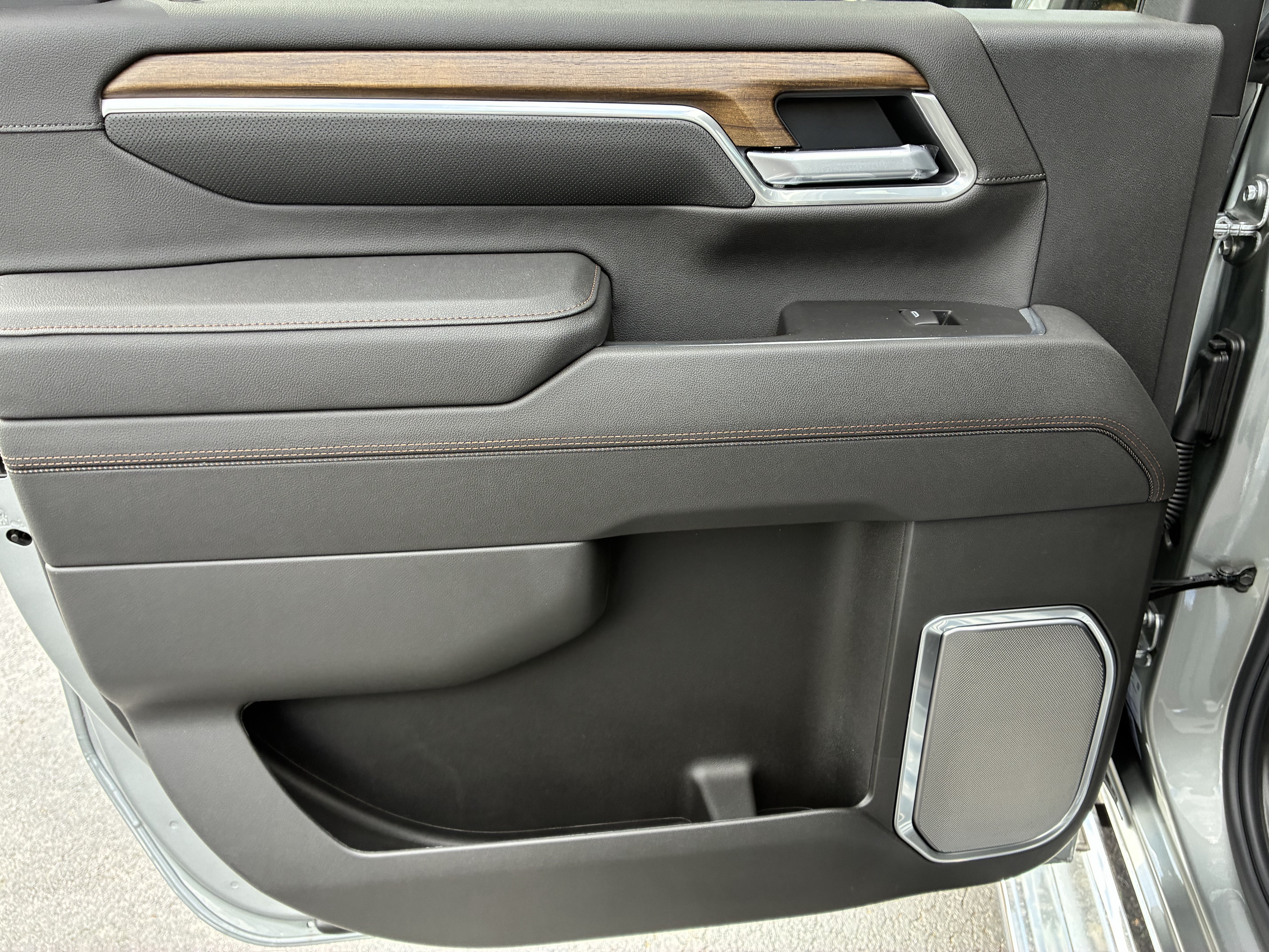New 2026 Chevrolet Silverado 3500 High Country w/ High Country Premium Package AWD/4WD image 18