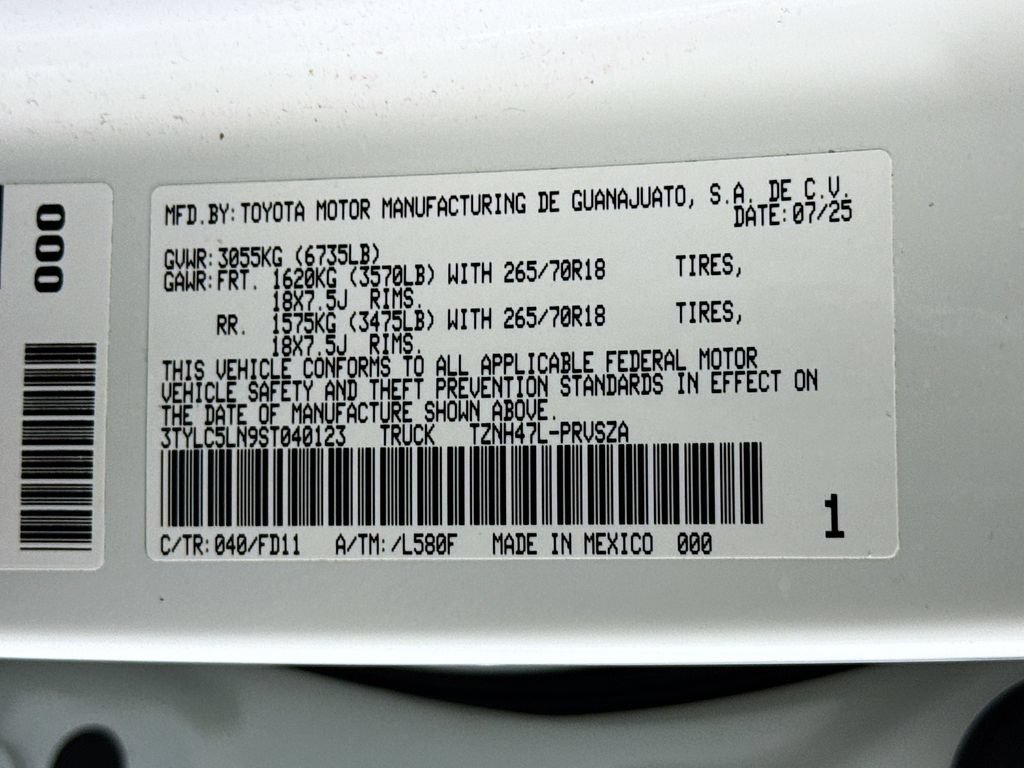 Used 2025 Toyota Tacoma Limited AWD/4WD image 35