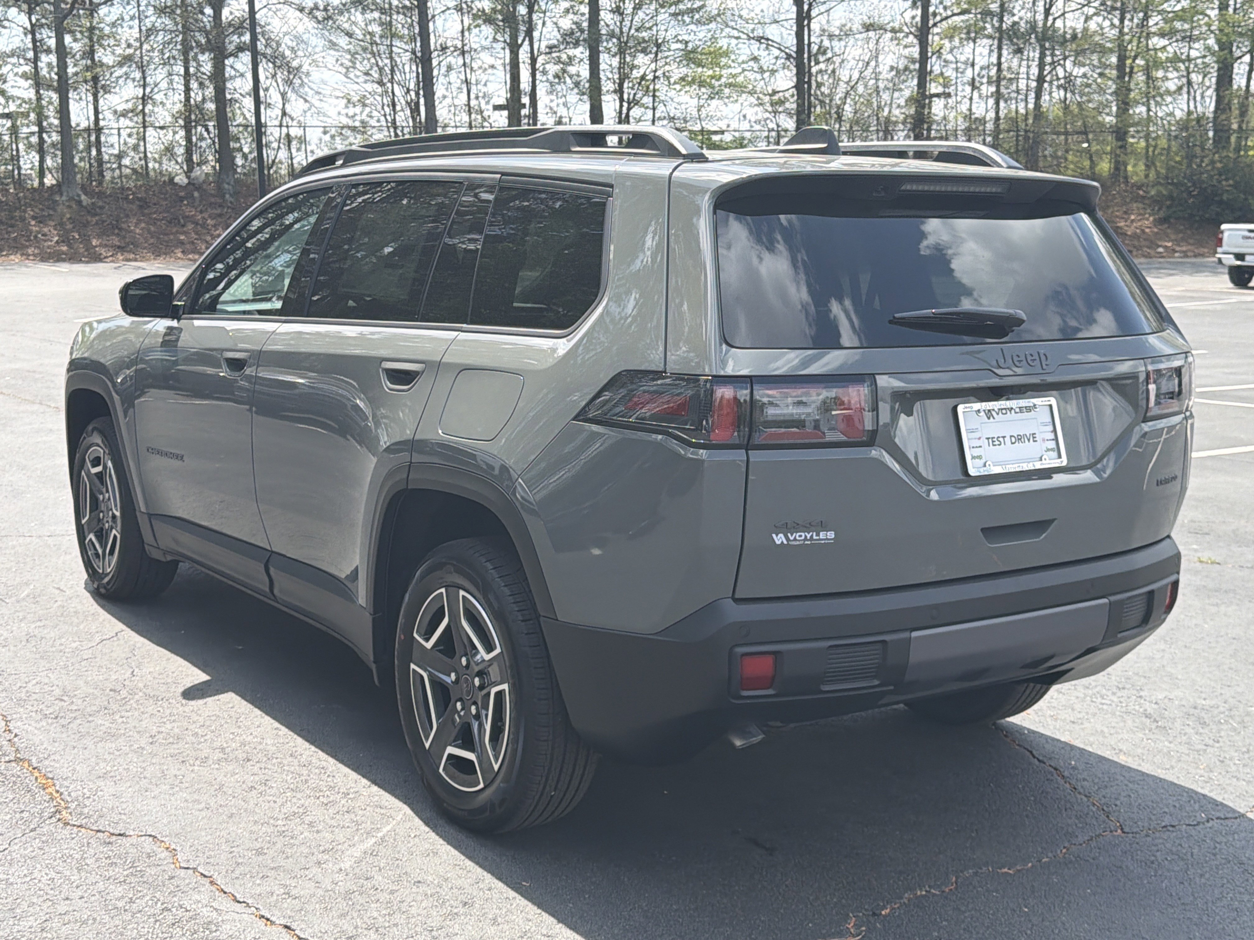 New 2026 Jeep Cherokee Laredo image 6