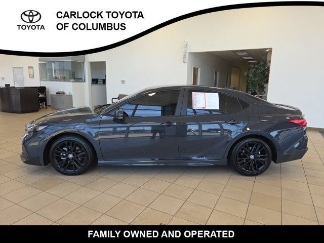 Used 2026 Toyota Camry SE FWD image 1