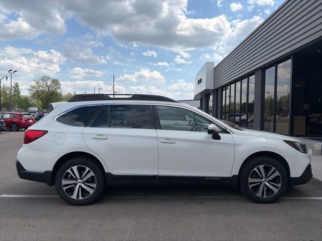 Used 2018 Subaru Outback 2.5i Limited AWD/4WD image 2