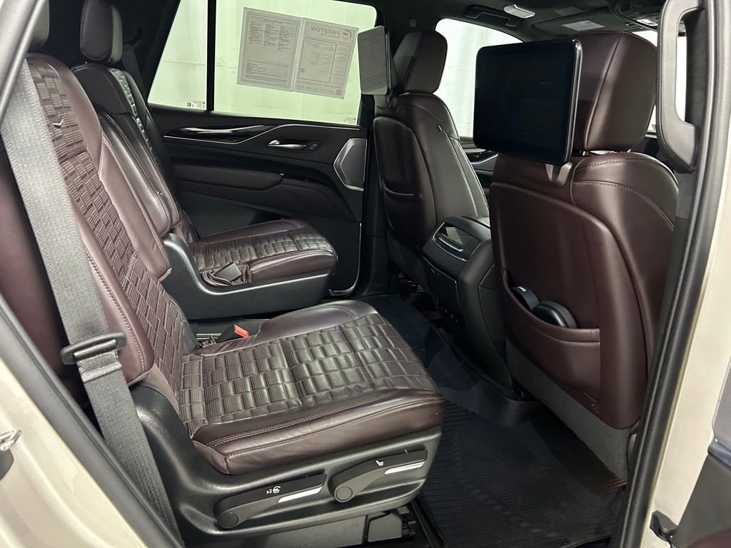Used 2023 Cadillac Escalade Premium Luxury Platinum image 14