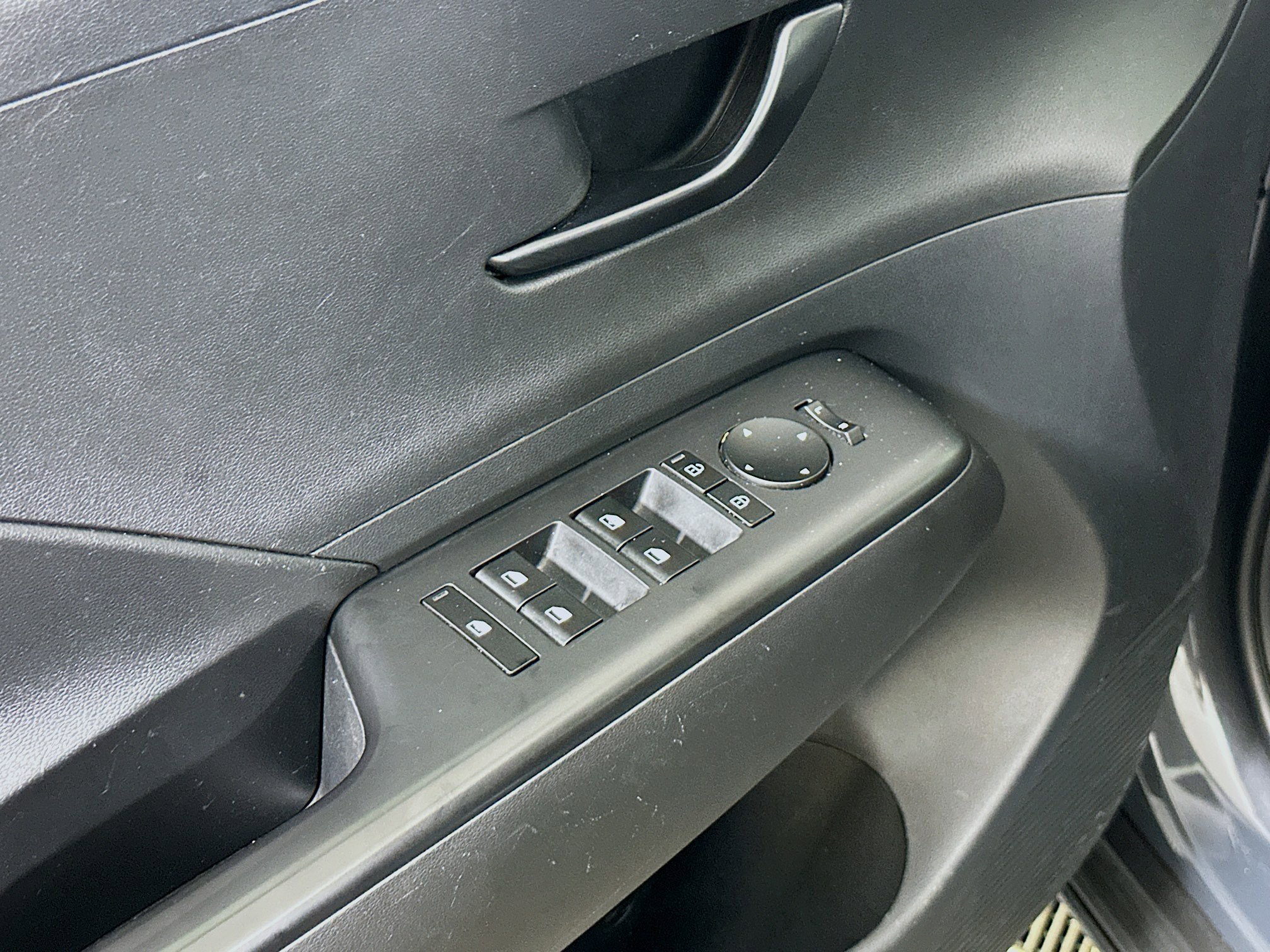 Used 2024 Hyundai Kona SEL FWD image 15
