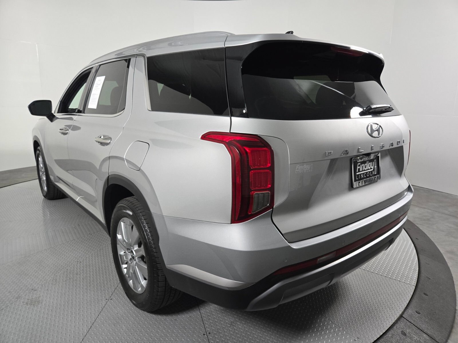 Used 2024 Hyundai Palisade SEL FWD image 6