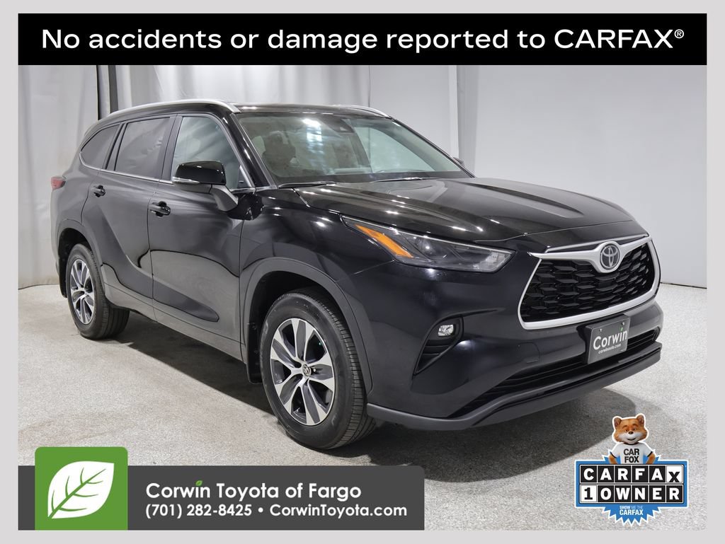 Used 2023 Toyota Highlander XLE AWD/4WD image 1