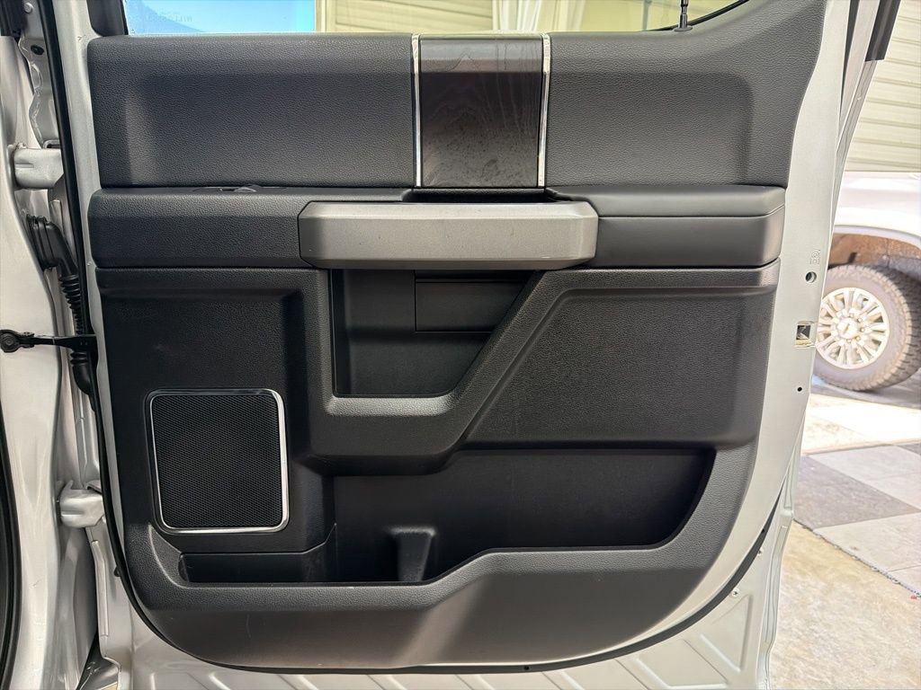 Used 2018 Ford F150 Platinum w/ Equipment Group 701A Luxury image 18