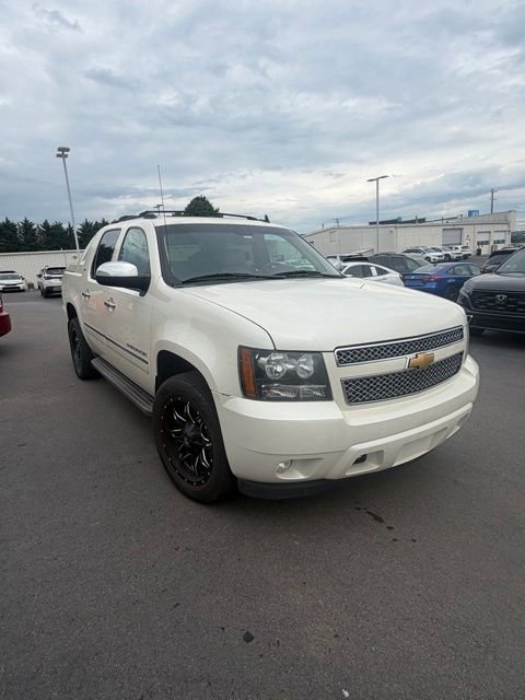 Used 2012 Chevrolet Avalanche LTZ AWD/4WD image 8