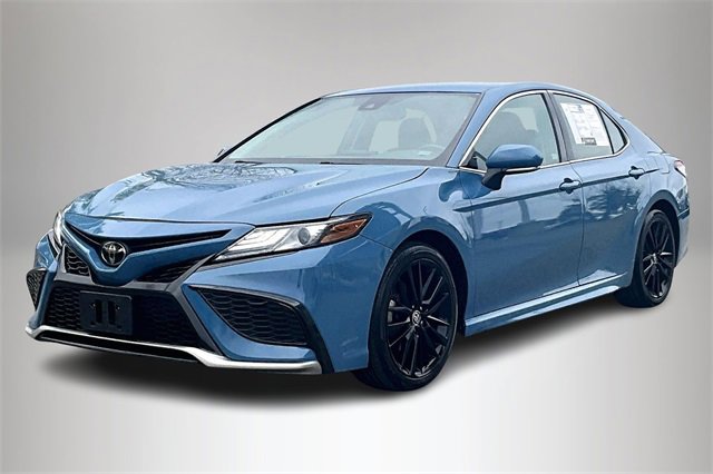 Used 2023 Toyota Camry XSE image 2
