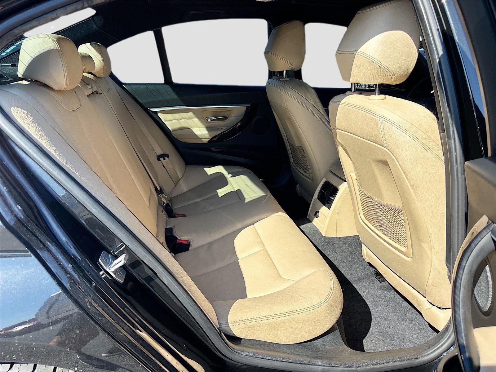 Used 2017 BMW 330i Sedan image 31
