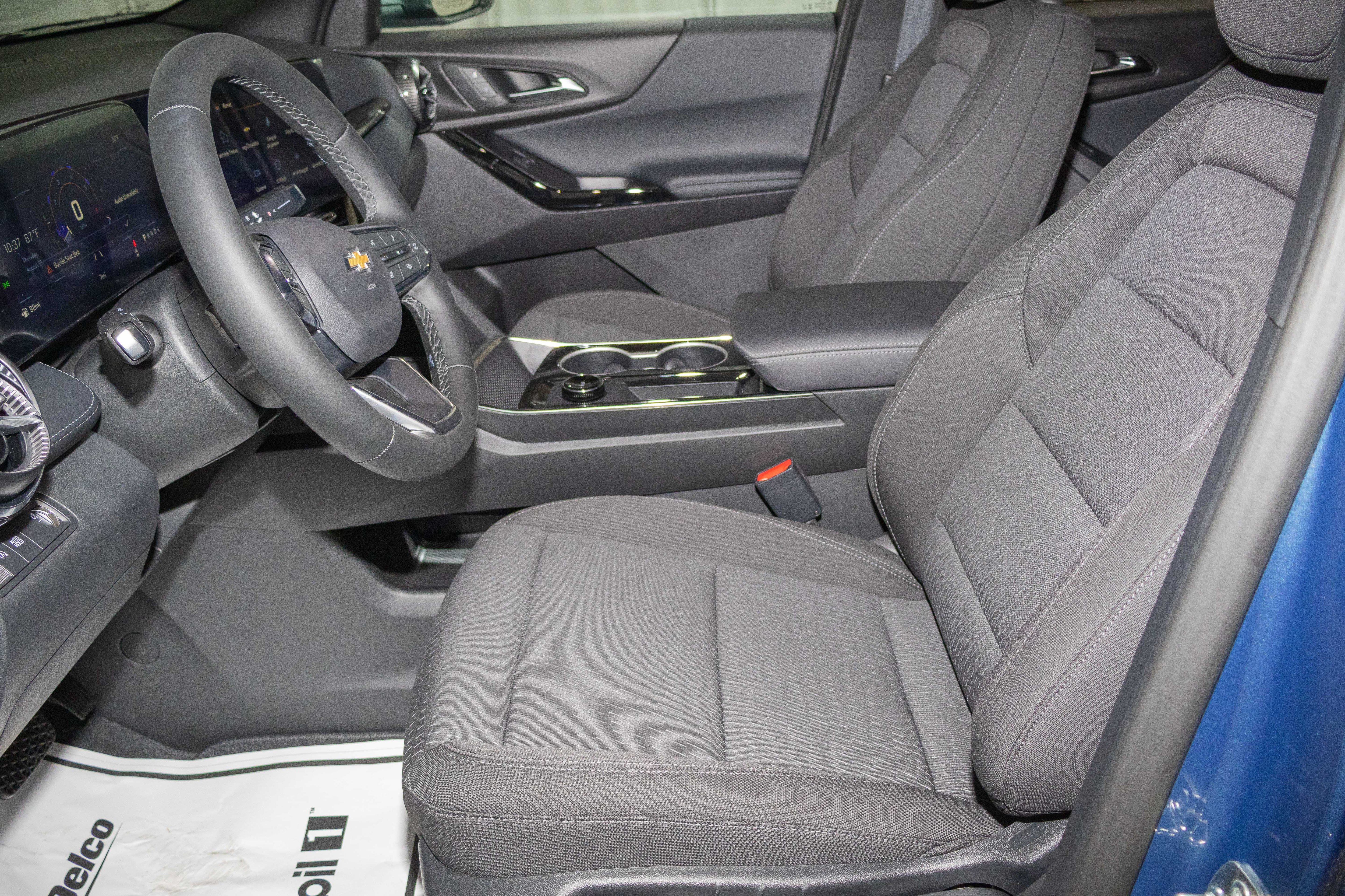 New 2027 Chevrolet Equinox LT w/ Safety and Technology Package FWD image 8