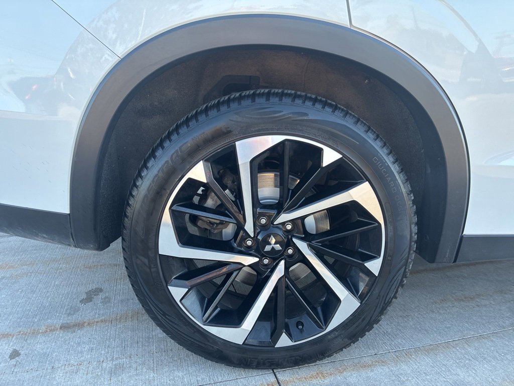 Used 2024 Mitsubishi Outlander SE image 11