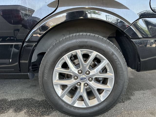 Used 2017 Ford Expedition Limited w/ Equipment Group 301A AWD/4WD image 10