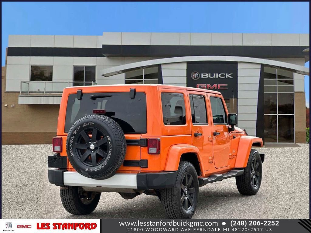 Used 2012 Jeep Wrangler Unlimited Sahara w/ Dual Top Group AWD/4WD image 6