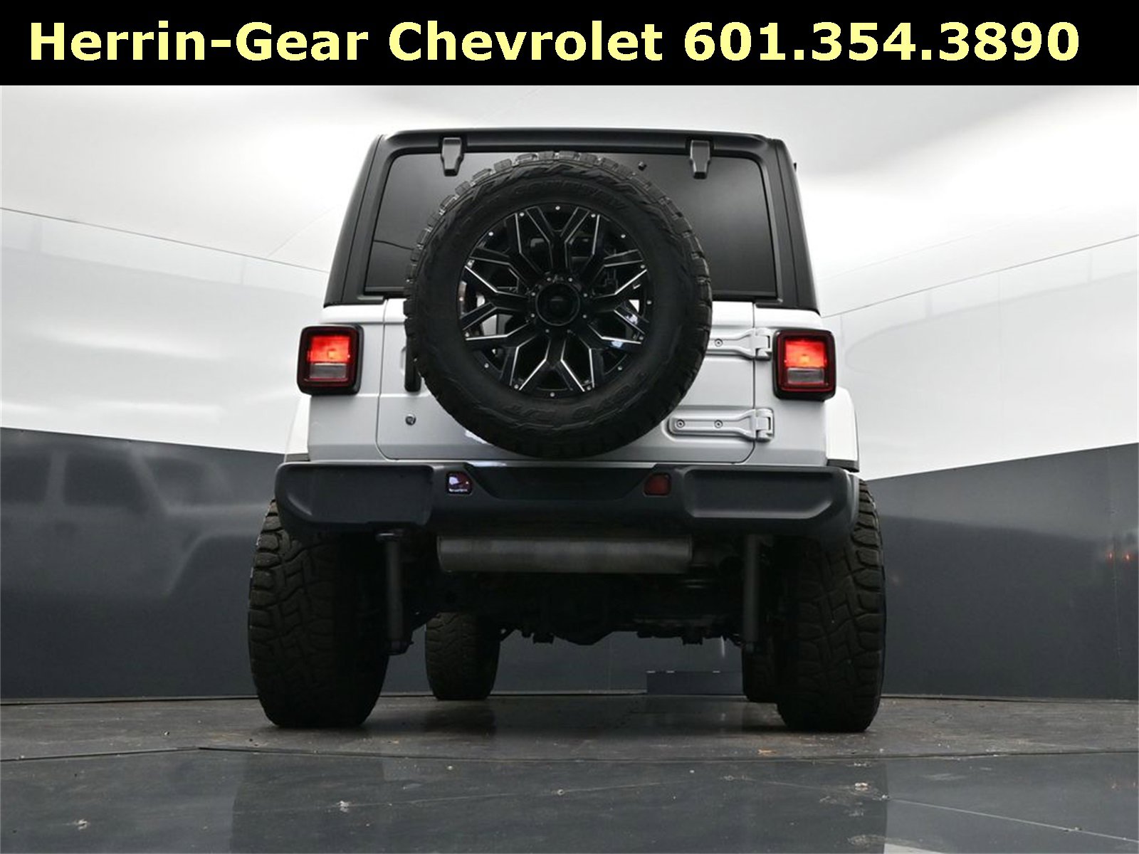 Used 2019 Jeep Wrangler Unlimited Sahara image 42