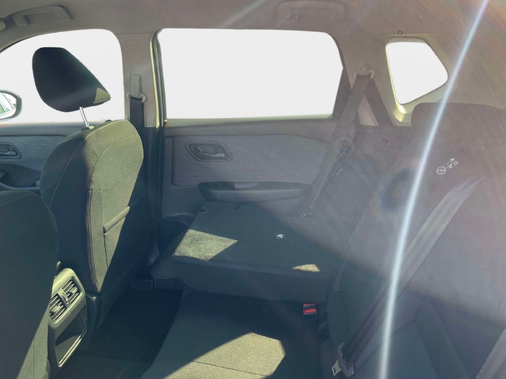 Used 2023 Nissan Rogue S FWD image 16