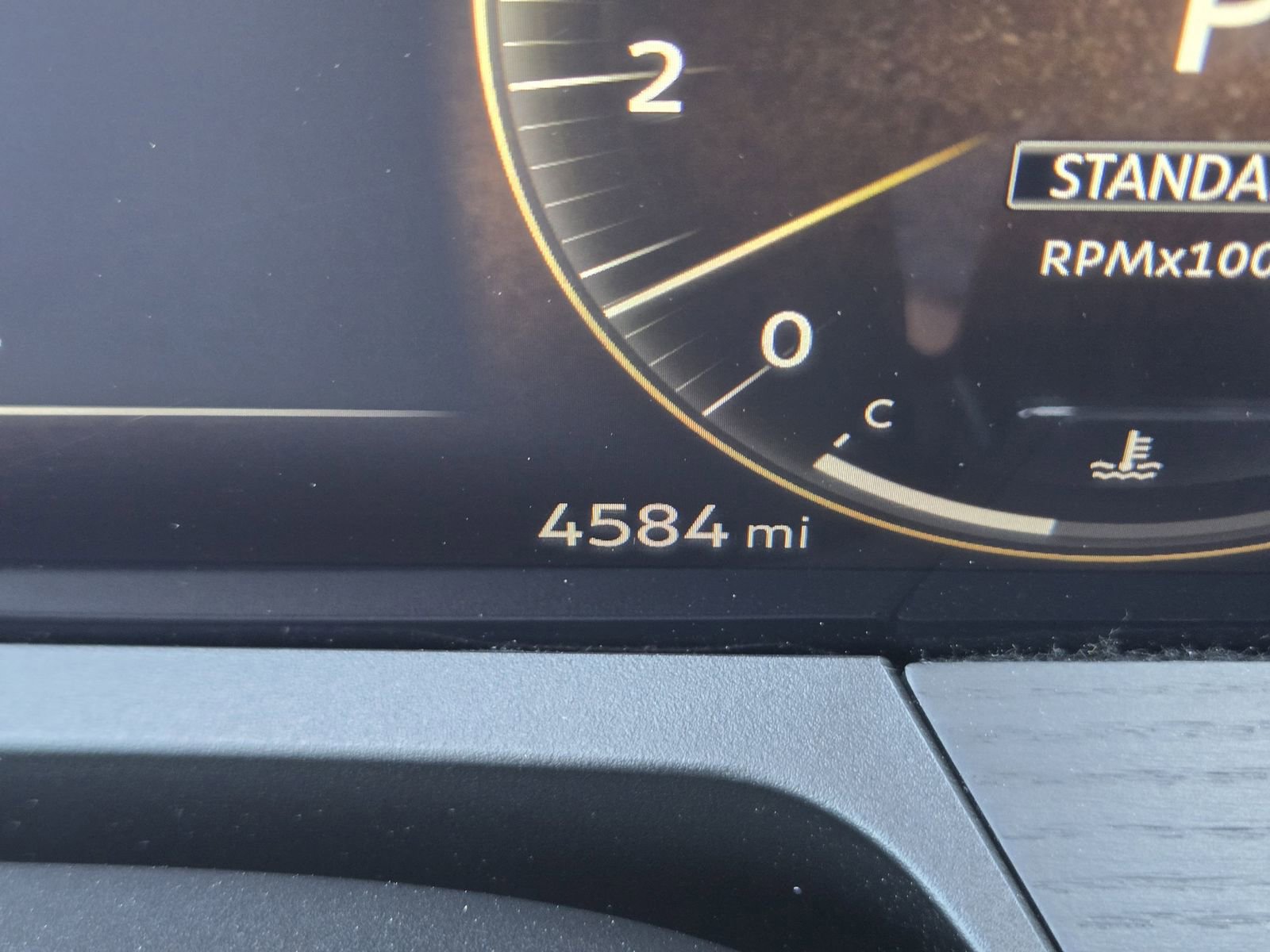 Used 2025 INFINITI QX80 Sensory image 24