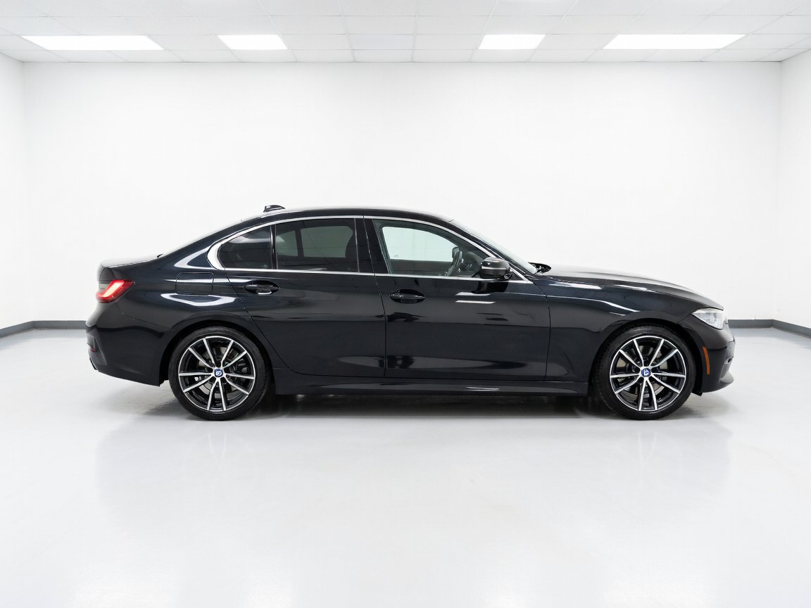 Used 2022 BMW 330i Sedan w/ Premium Package 2 RWD image 25