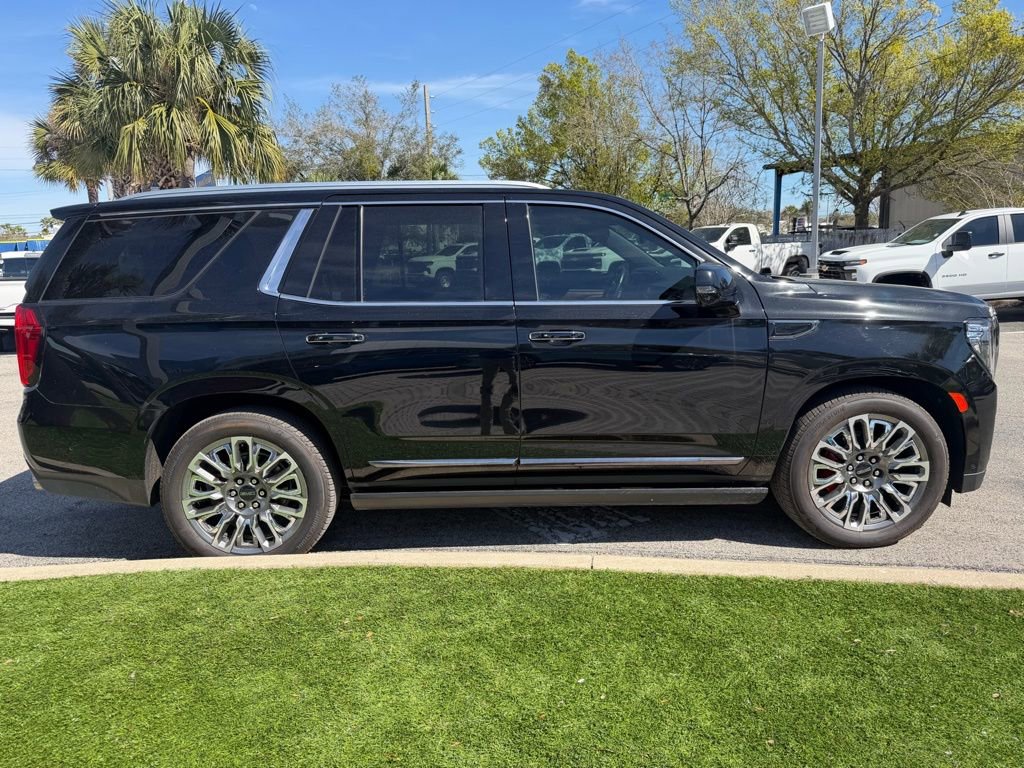 Used 2023 GMC Yukon Denali Ultimate AWD/4WD image 3