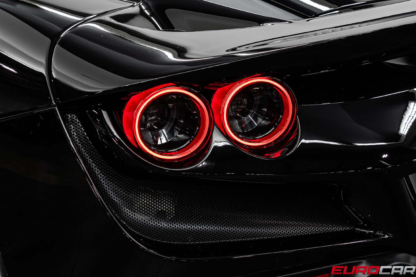 Used 2022 Ferrari F8 Tributo RWD image 23