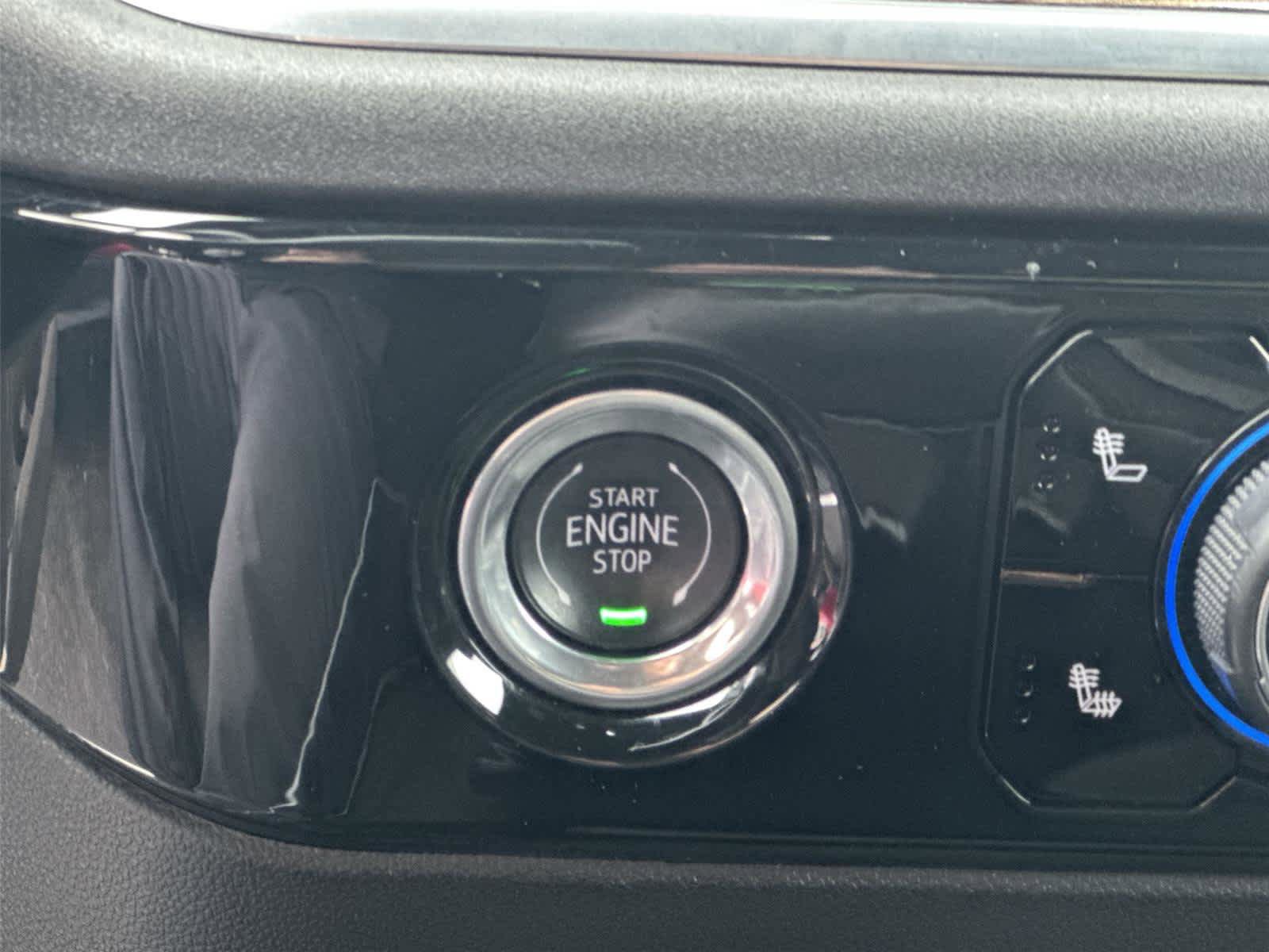 Used 2024 Chevrolet Silverado 1500 LT image 28