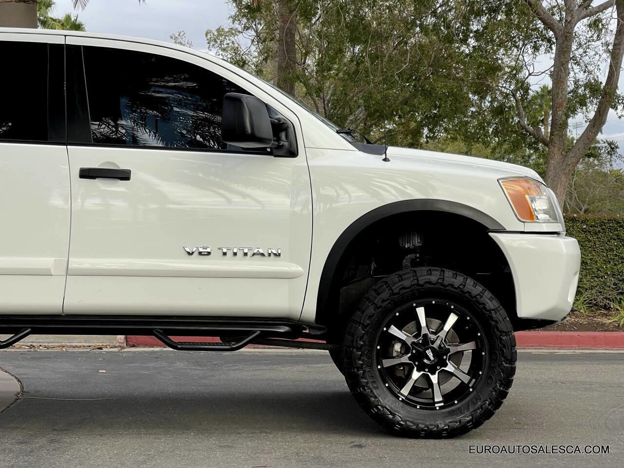 Used 2014 Nissan Titan PRO-4X image 12