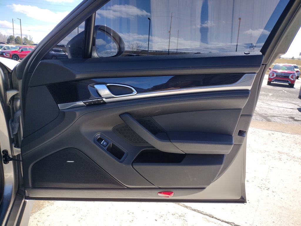 Used 2012 Porsche Panamera 4 w/ Premium Pkg Plus image 22