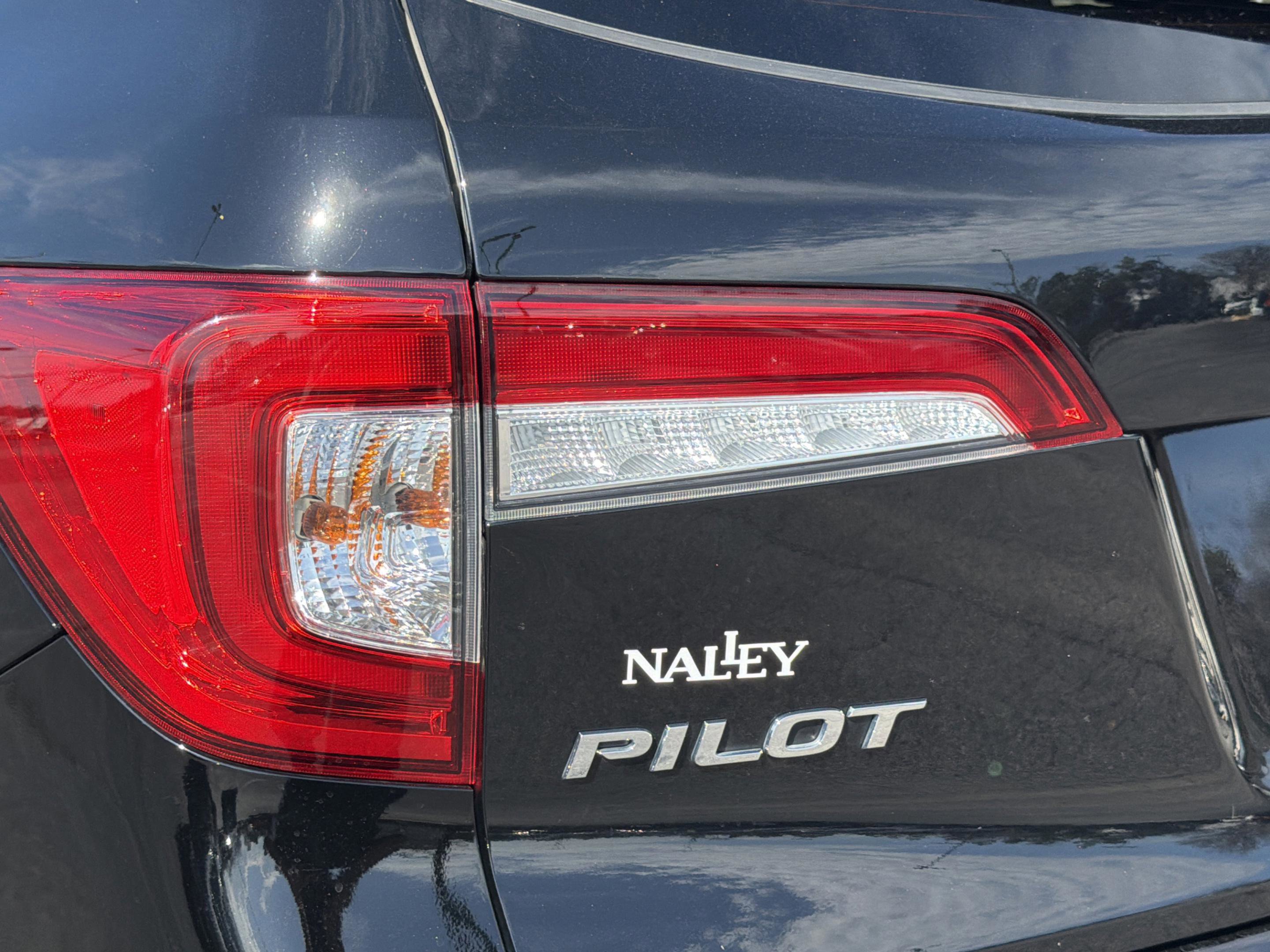 Certified 2020 Honda Pilot Touring image 33