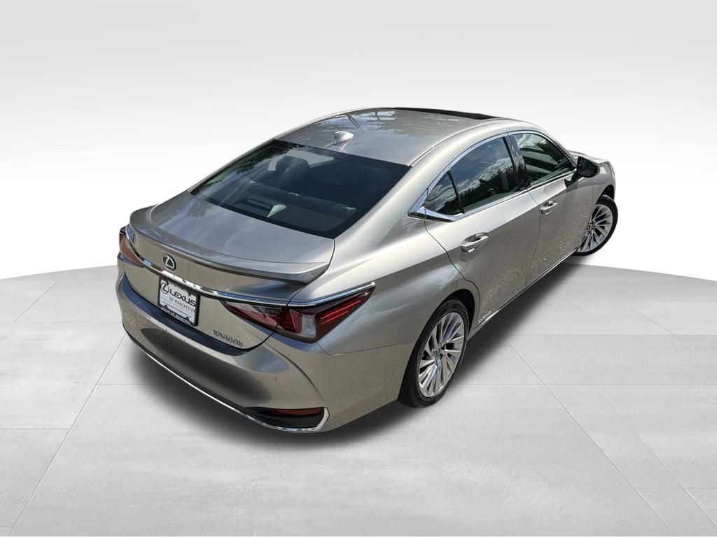 Used 2020 Lexus ES 300h w/ Luxury Package FWD image 6