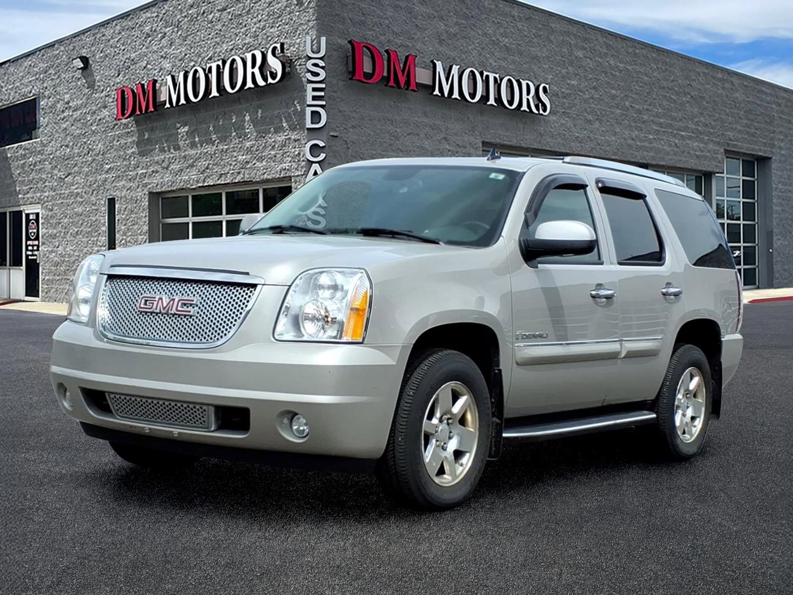 Used 2007 GMC Yukon Denali AWD/4WD image 1