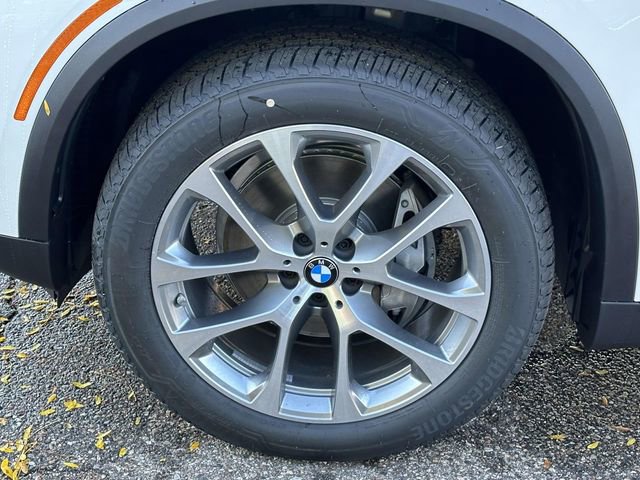 New 2026 BMW X5 xDrive40i w/ Premium Package image 7