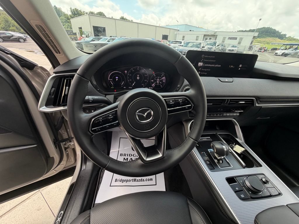 Certified 2025 MAZDA CX-90 Plug-In Hybrid w/ Preferred AWD/4WD image 17