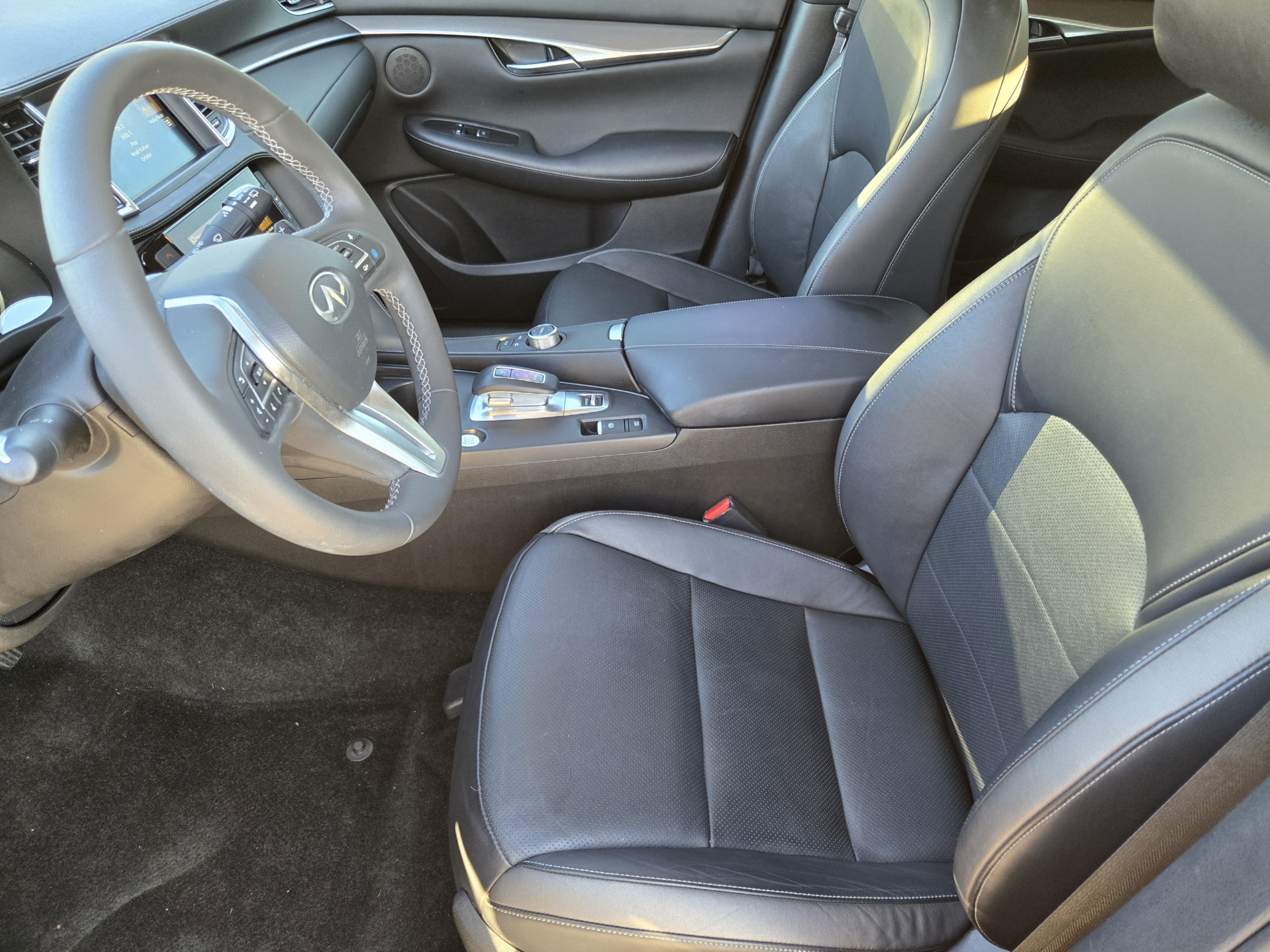 Used 2023 INFINITI QX50 Luxe FWD image 9