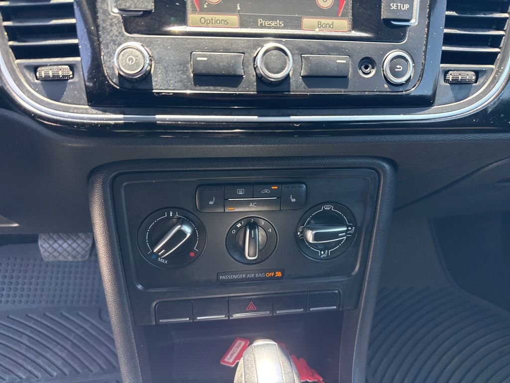 Used 2012 Volkswagen Beetle 2.5 FWD image 11