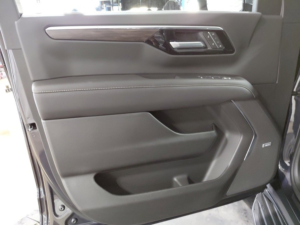 New 2026 Chevrolet Suburban Premier w/ Sun And Tow Package image 4