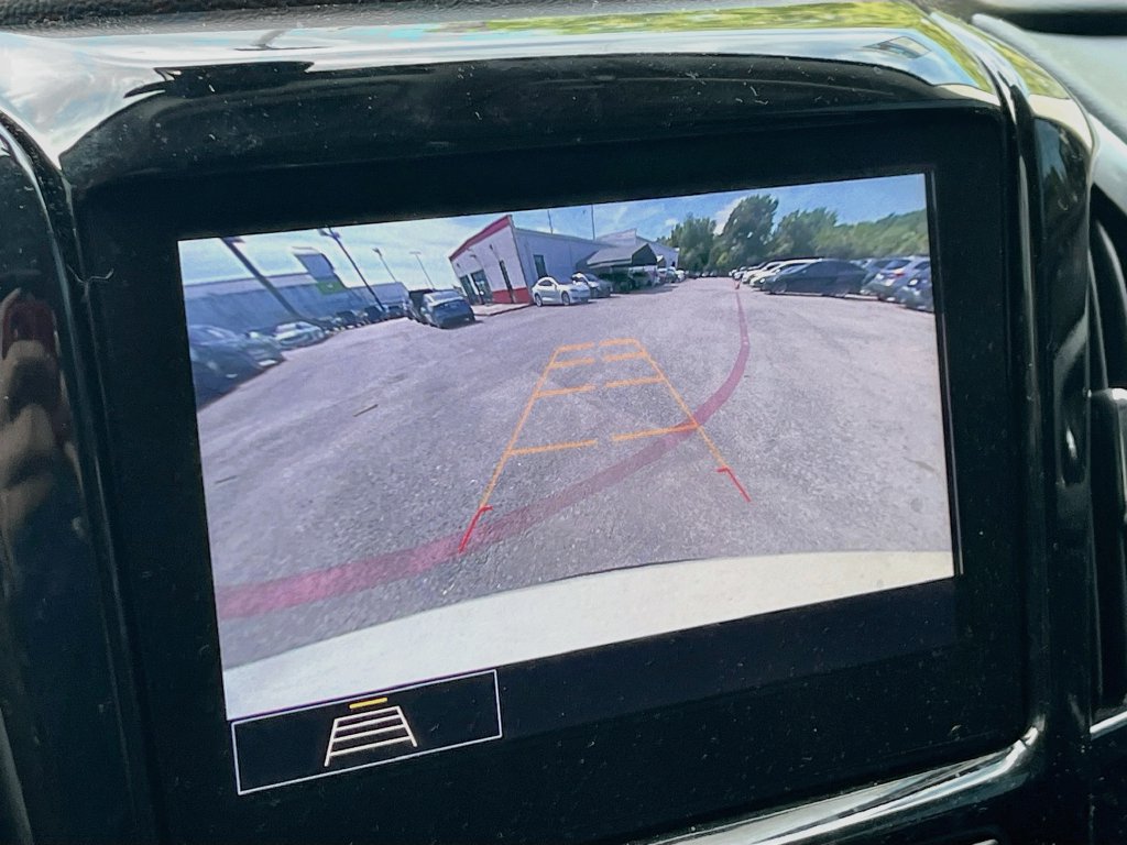 Used 2021 Chevrolet Traverse LT FWD image 14