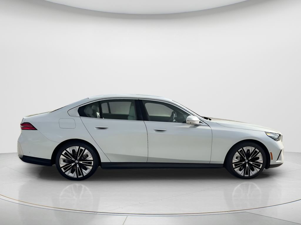 Certified 2026 BMW 530i w/ Premium Package image 6