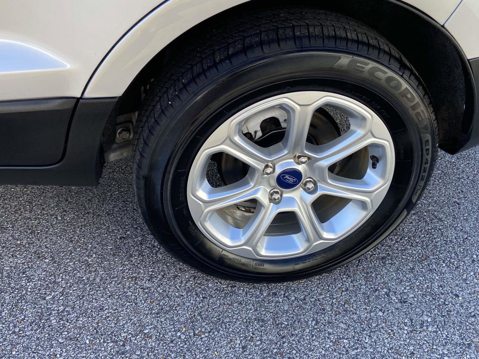 Used 2021 Ford EcoSport SE w/ SE Convenience Package image 28