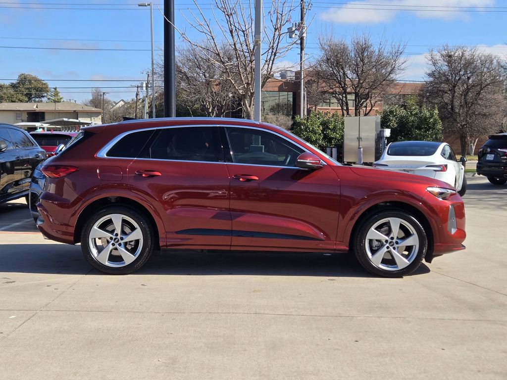 Certified 2025 Audi Q5 Prestige image 7