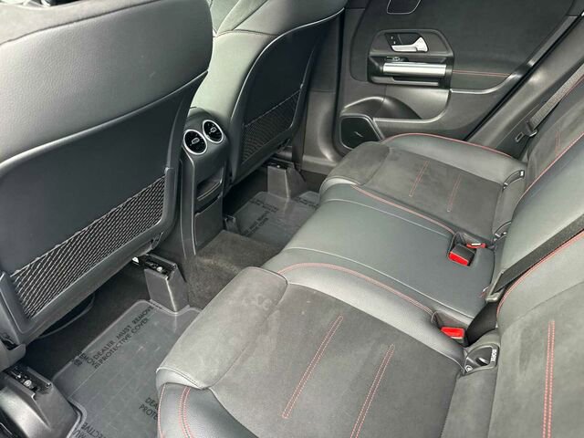 Used 2025 Mercedes-Benz GLA 250 GLA 250 4D Sport Utility 4MATI image 15