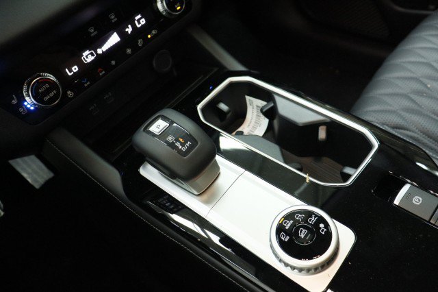 New 2026 Mitsubishi Outlander SEL FWD image 14