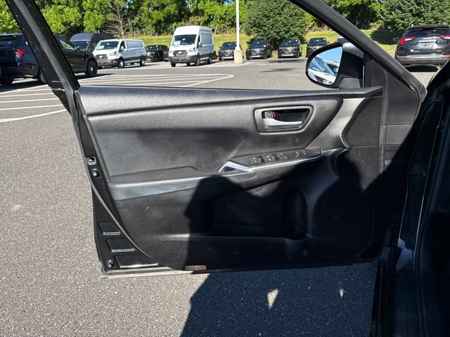 Used 2017 Toyota Camry SE FWD image 25