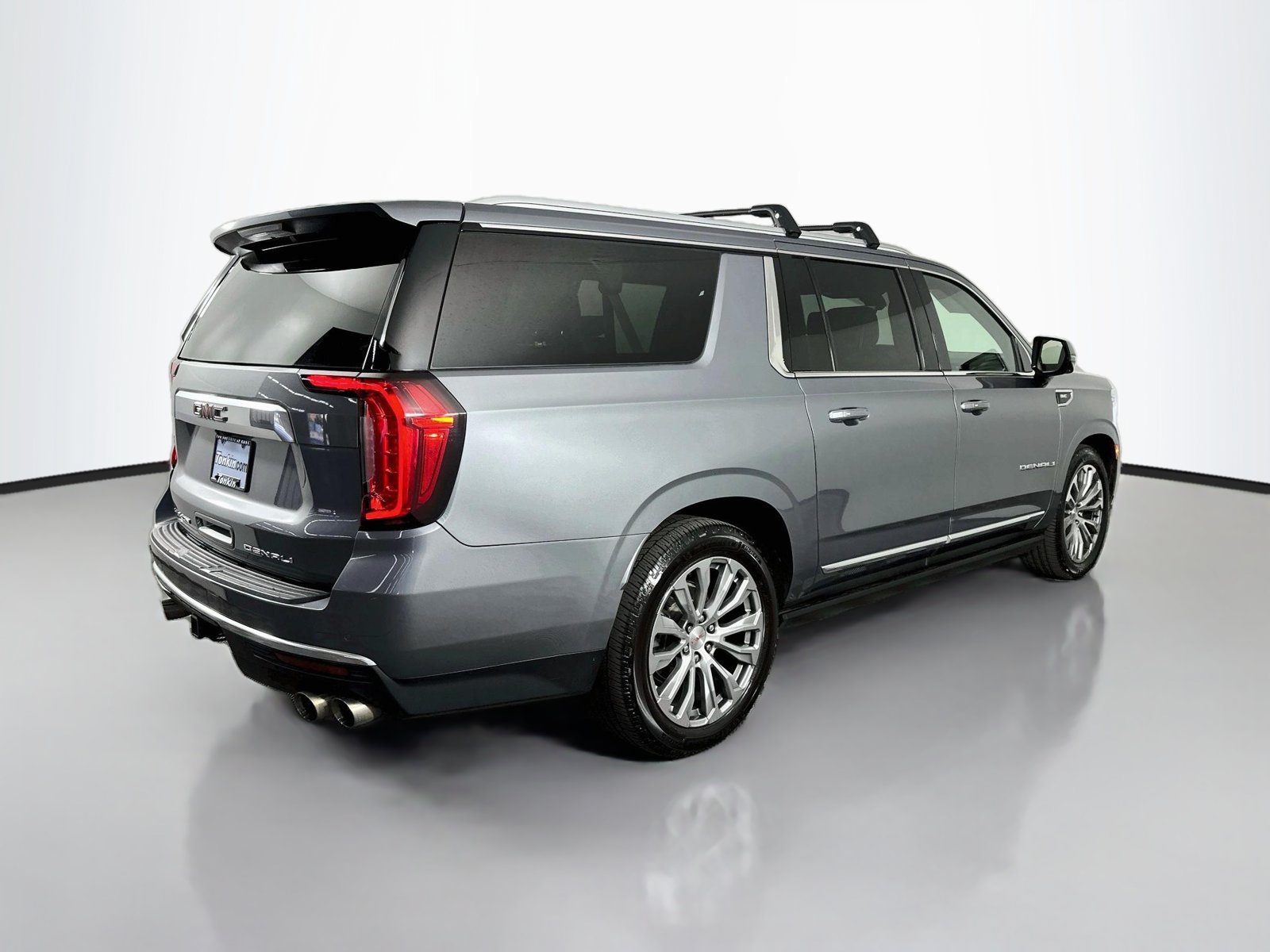Used 2021 GMC Yukon XL Denali w/ Denali Ultimate Package AWD/4WD image 7