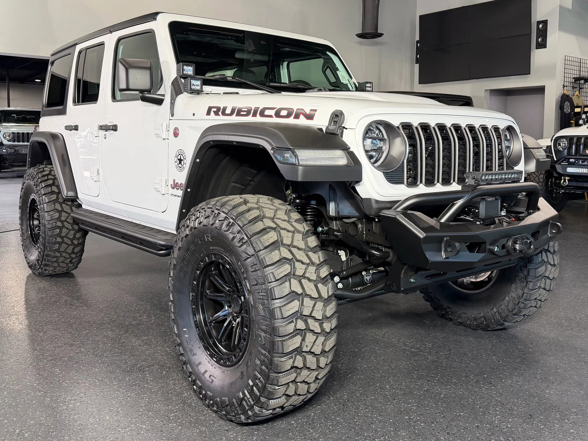 Used 2024 Jeep Wrangler Unlimited Rubicon w/ Convenience Group image 2