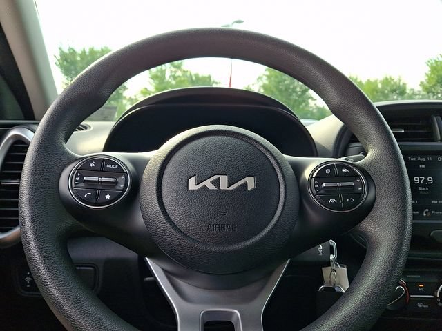 Used 2025 Kia Soul LX w/ LX Technology Package FWD image 18