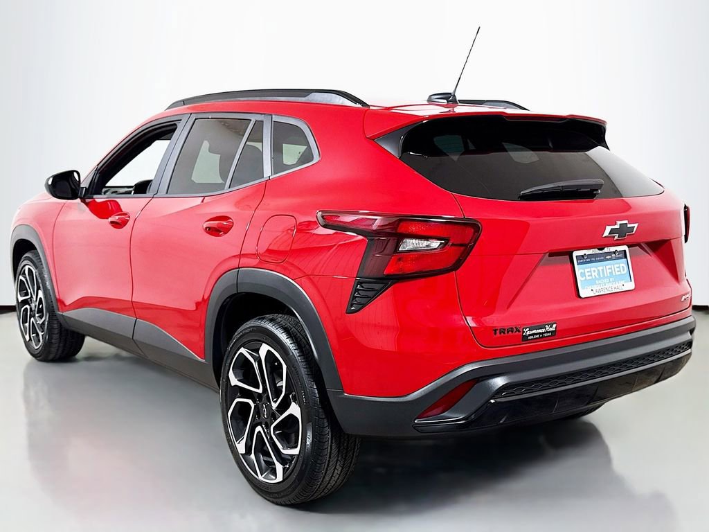Certified 2026 Chevrolet Trax RS FWD image 6