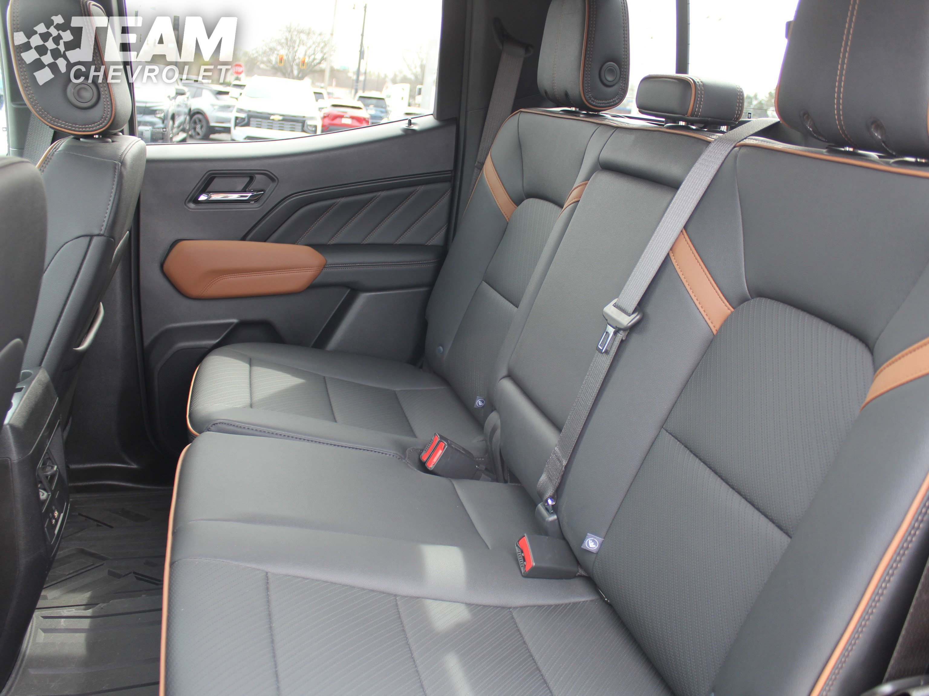 Used 2025 GMC Canyon AT4 w/ Technology Plus Package AWD/4WD image 22
