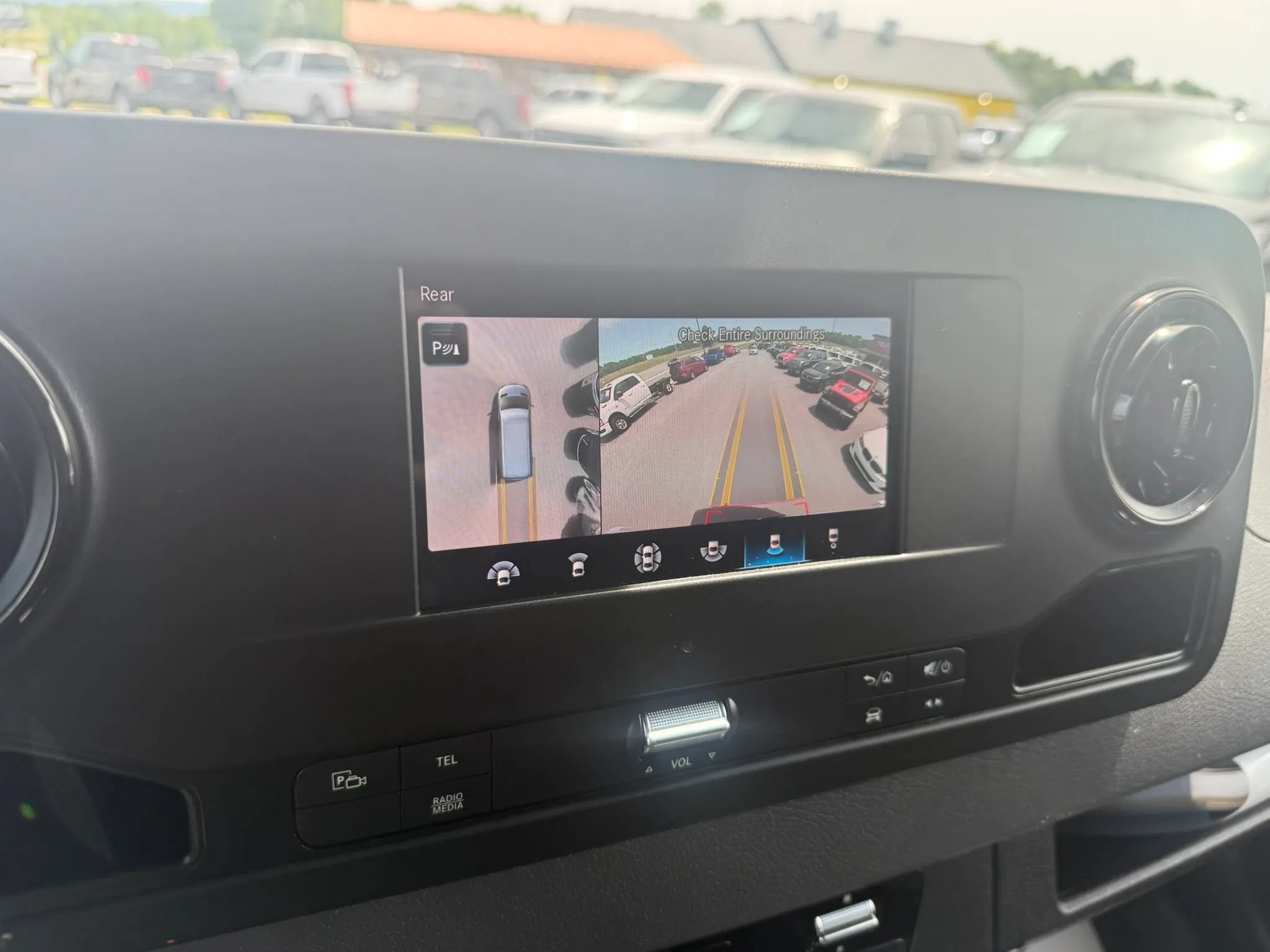 Used 2022 Mercedes-Benz Sprinter 1500 image 9